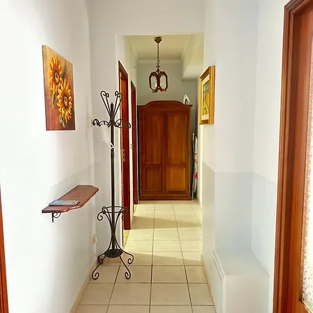 Apartment Yellow House *