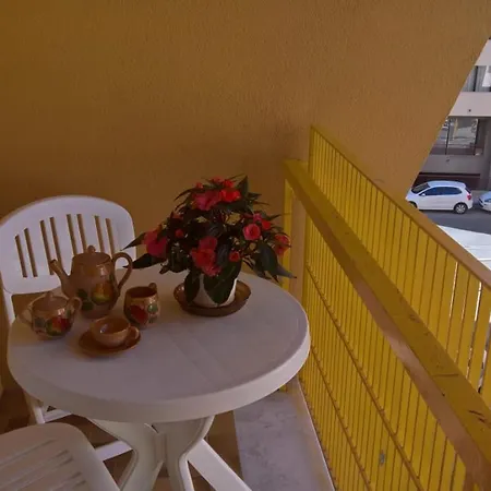 Apartment Yellow House Cefalu